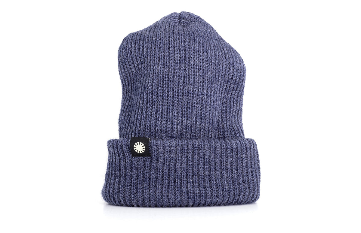 PROD_BEA_SS_DEN sunski shoulder season beanie denim standing upright