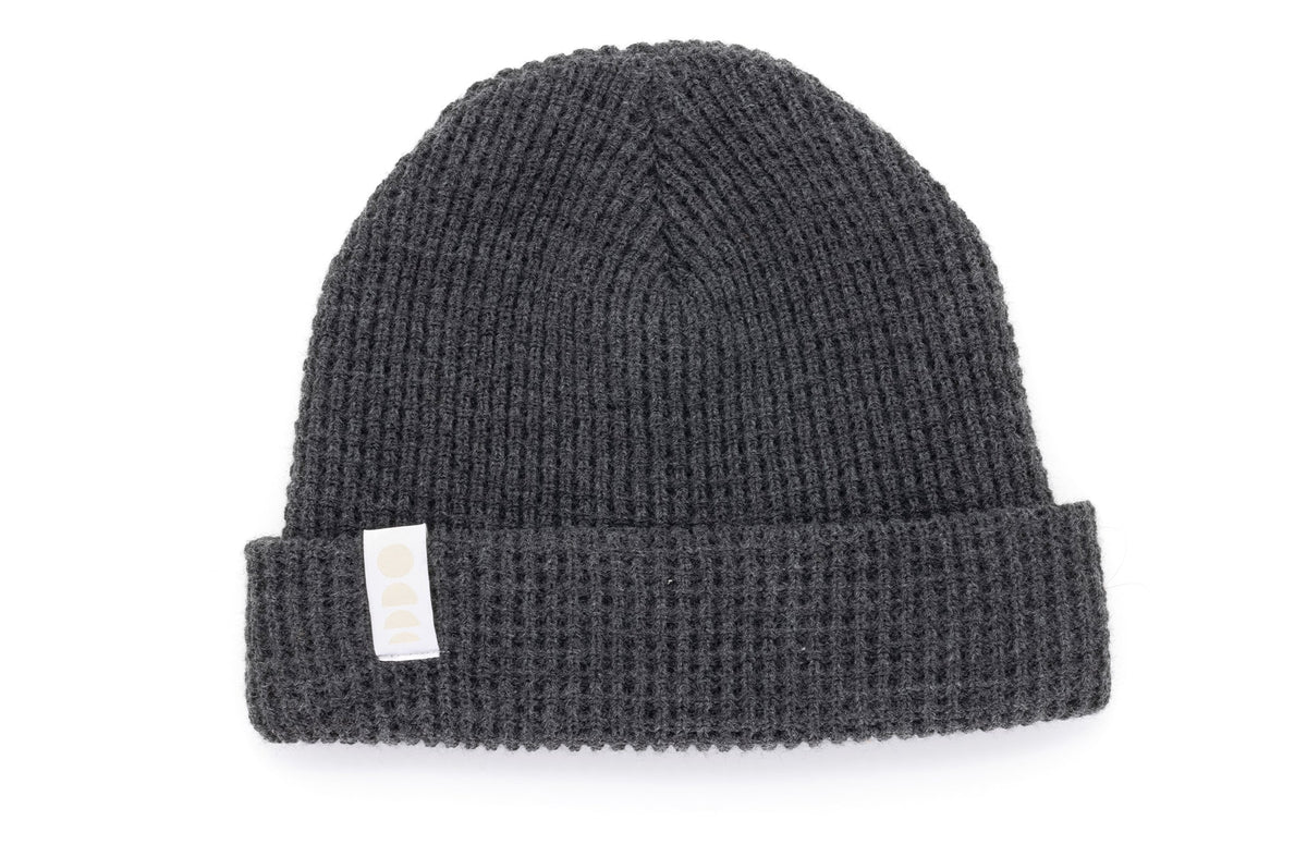 PROD_BEA_WS_CHA sunski winter sun beanie charcoal flat lay