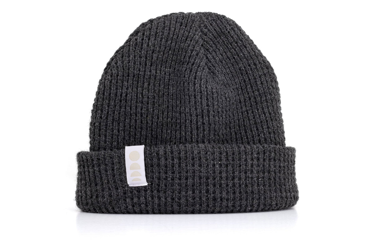 PROD_BEA_WS_CHA sunski winter sun beanie charcoal standing upright