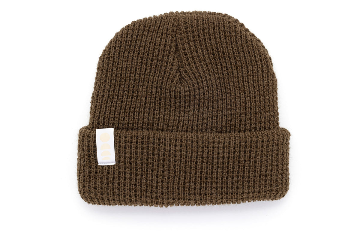 PROD_BEA_WS_FOR sunski winter sun beanie forest flat lay