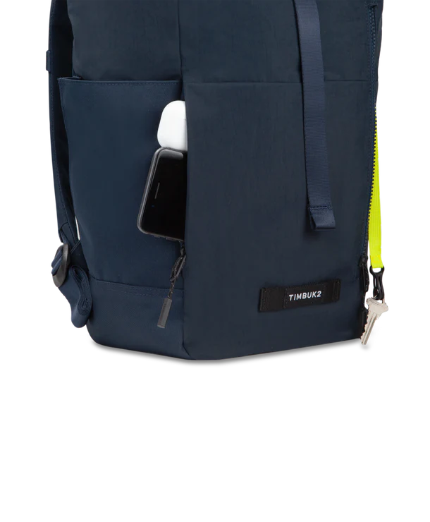 timbuk2 tuck pack backpack Eco Eco Black - Rolltop The redesigned Tuck Pack has just enough organization for your daily commute and ample capacity for weekend excursions Timbuk2 Tuck Timbuk Rucksack Timbuk2